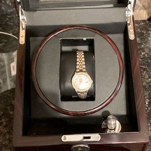 Ladies Oyster Datejust Mother of Pearl Rolex with Diamonds